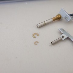 Akai GX-77 Reel to Reel – RIGHT Peg Arm Shifter Block – Genuine Parts