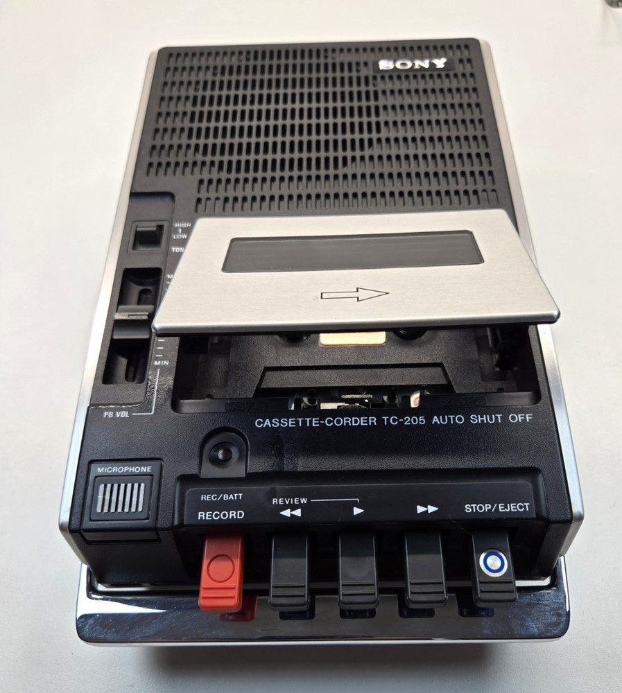 🐾 VINTAGE SONY PORTABLE TAPE RECORDER MODEL TC205