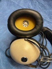 Pioneer SE-30 headphones