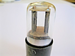 KEN-RAD 6SN7GT/VT231 TALL, CLEAR GLASS VACUUM TUBE BLACK PLATE TV-7 TESTED.