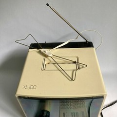 Vintage 1980s RCA XL100 Color Television 9″ Portable AC/DC TV