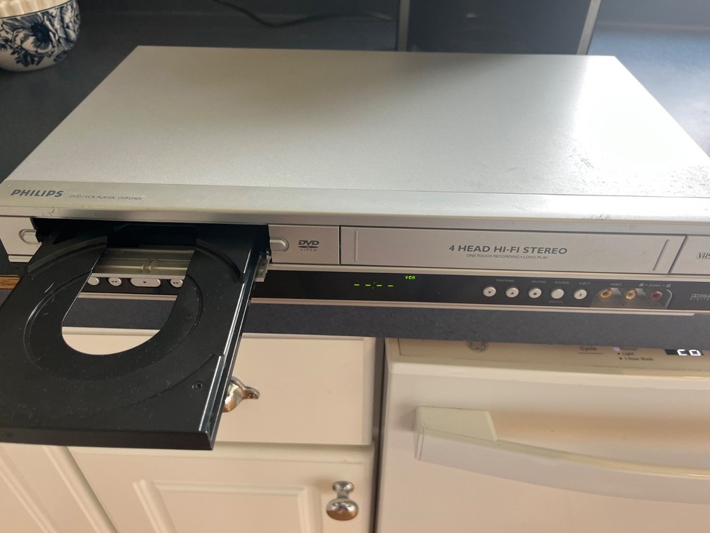 Philips Combo VCR DVD Combo Player Model DVP3340V – Tested – No Remote – Working