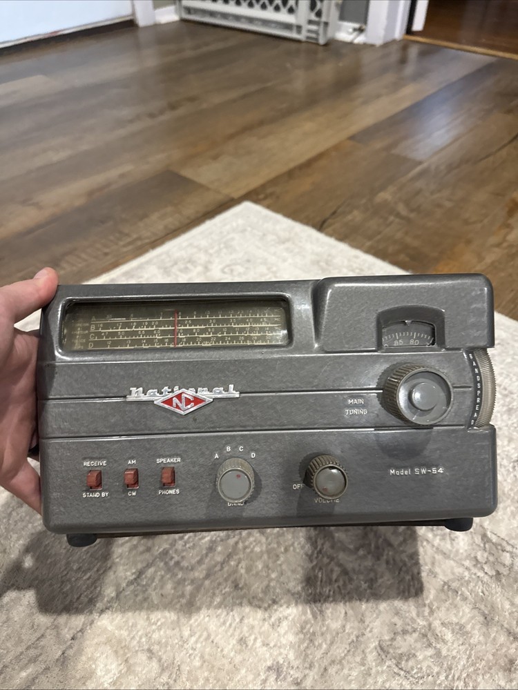 National SW-54 Shortwave/AM Multi-Band Tube Radio Powers On Untested