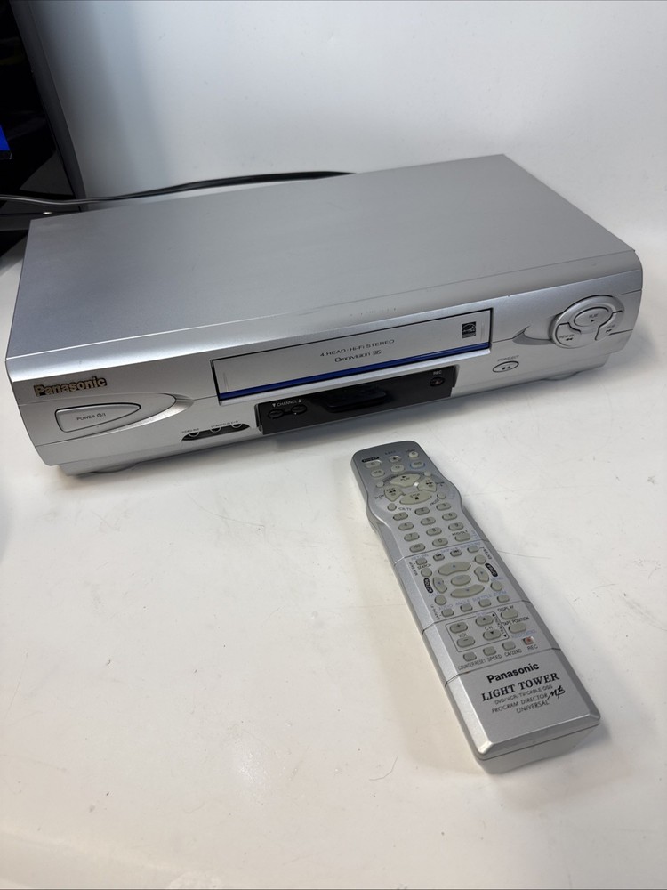 Panasonic PV-V4624S 4-Head VHS VCR Video Cassette Player Silver w/ remote works