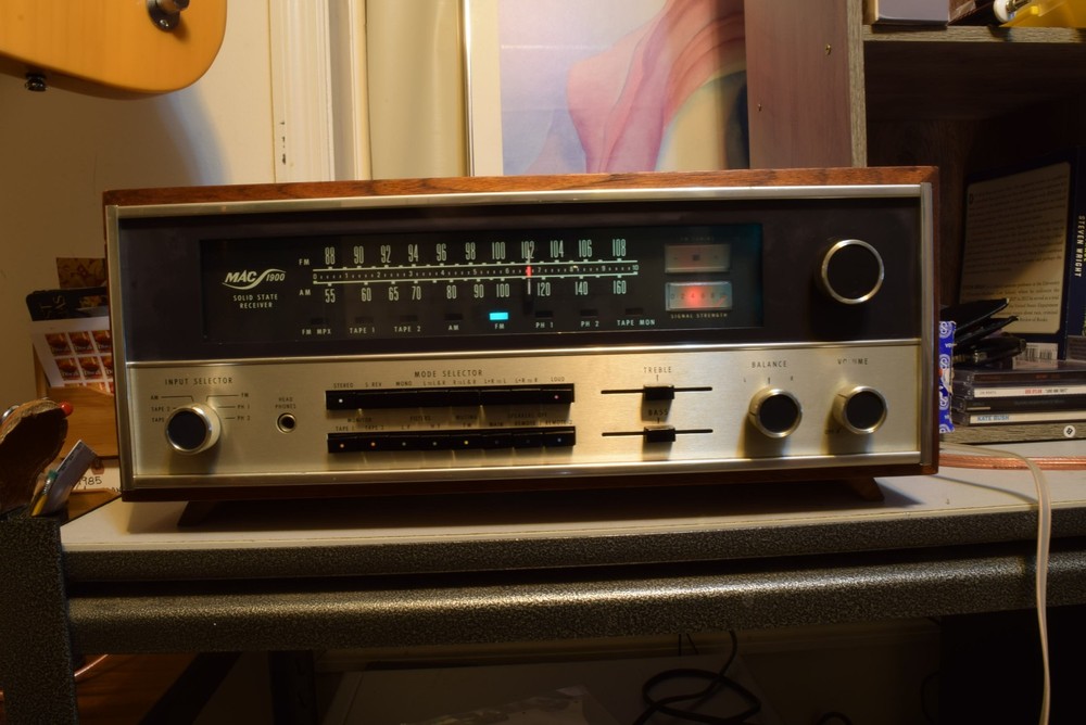 McIntosh Mac 1900 Solid State AM/FM Receiver – Clean