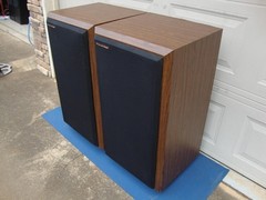Nice Cerwin Vega AT-15 Large 3-way Floor Speakers -15″ Woofer -Reconditioned