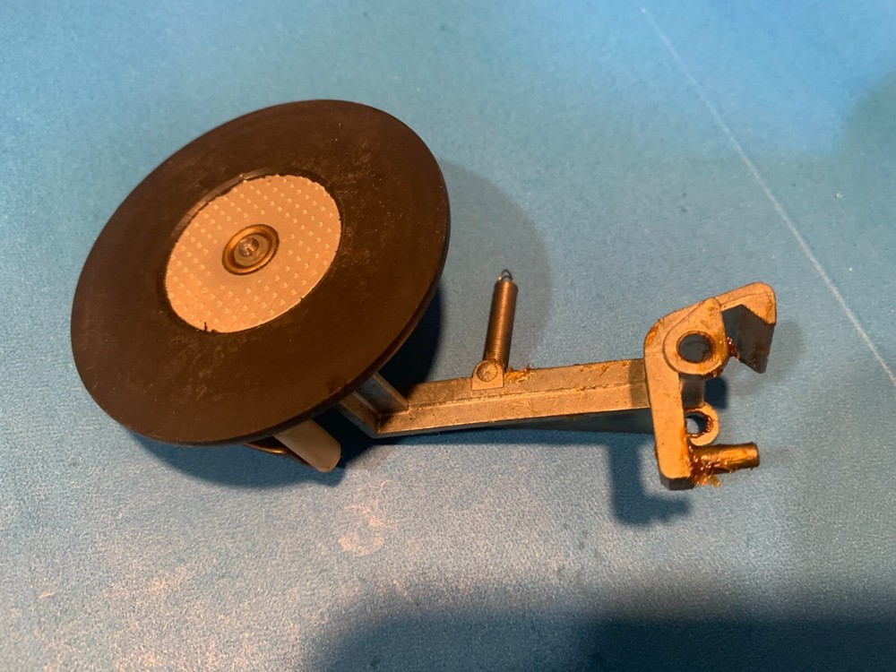 Dual 1229 Vintage Stereo Turntable Parting out -Idler Wheel Assembly