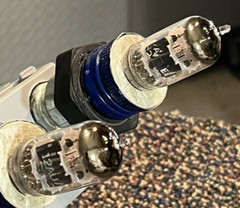 (1 PAIR) 12AU7A/ECC82 GE USA, TOP O, GREY. TESTED STRONG. EXCELLENT TUBES.