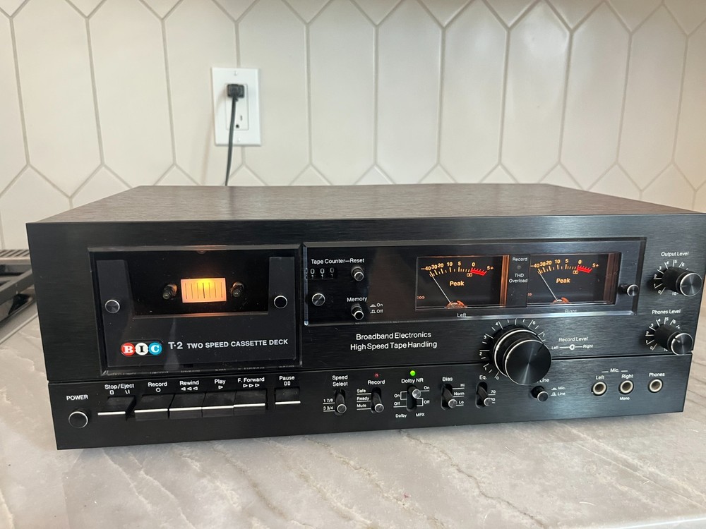 BIC T-2 Vintage Cassette Deck 2-Speed Vintage (Needs Belt)