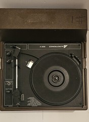 Vintage Audiotronics 326-V Portable Turntable In ” WORKING CONDITION! ” TESTED
