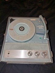 Vintage Rare Califone Turntable 1420b Portable record player 4 speed phonograph