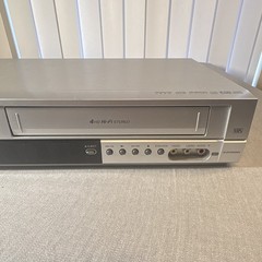 Insignia IS-DVD040924 DVD/VHS VCR Combo Player, 4-Head Hi-Fi Stereo