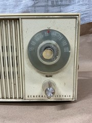 Vtg 1966 General Electric Table Top Beige Solid State FM AM Radio Tested works