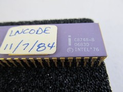 Vintage Intel C8748 C8748-8 Microcontroller IC, 1976, Gold Ceramic Malaysia 7922
