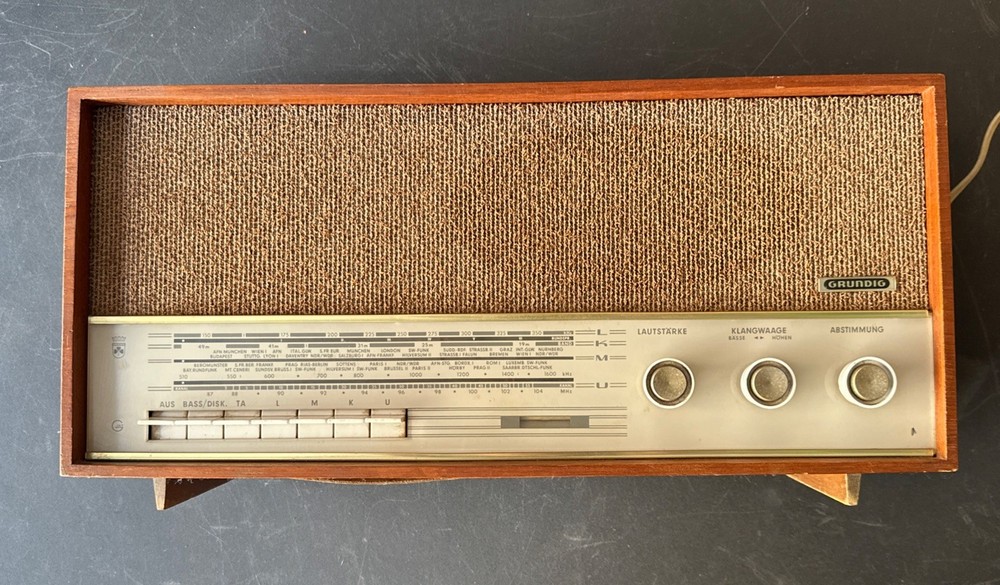 1950s GRUNDIG tupe 3030 H Hi-Fi Sound Tube Radio (see description)