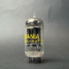 1960’s 12AX7 7025 Sylvania Tube Gray Short Plate O Getter TV7 Test NOS SY-5