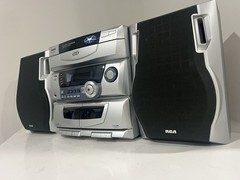 RCA RS1286 5-Disc CD Changer Stereo System w/ Dual Cassette Deck. TESTED