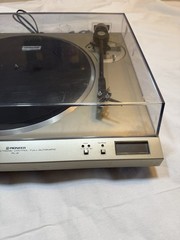 Pioneer PL-8 Quartz-PLL Electronic Control Direct Drive Full-Automatic Turntable