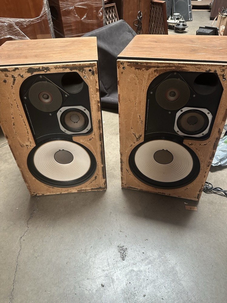 JBL L100 century vintage speakers.