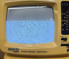 Vintage GPX Portable 5 Inch B/W CRT Retro Gaming TV & AM/FM Radio Yellow