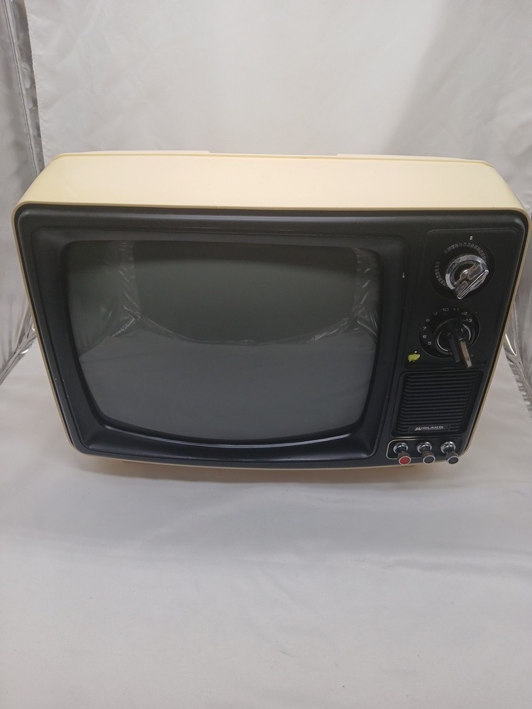 Vintage Harvest Yellow Midland International 1976 Black & White TV Mo. 15-023