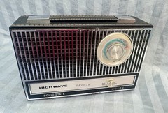 Vintage Japan High Wave DeLuxe Solid State AM Radio Works See Video