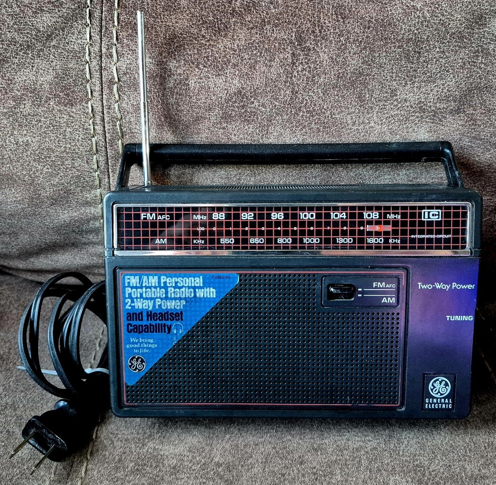 General Electric Model 7-2660D Portable AM/FM Radio Tested SEE DESCRIPTION