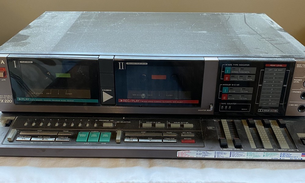 Vintage Aiwa WX 220 Stereo Dual Cassette Deck
