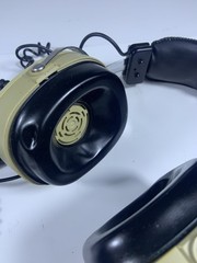 VTG Realistic Over-Ear Headphones Beige Black Adjustable Headband 6.35mm Double