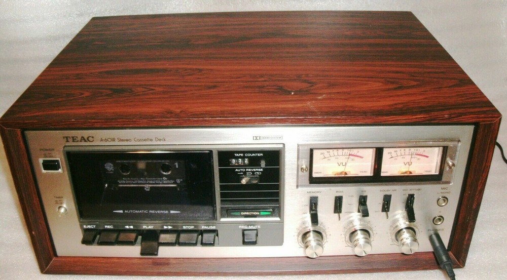 TEAC A-601R works but has few small issues! Real wood case! READ description