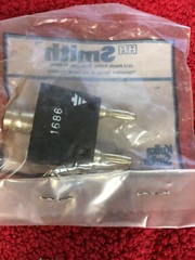 1686 SMITH BNC Coaxial Jack to Dual Banana Plug