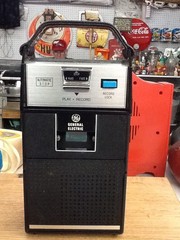 VINTAGE GENERAL ELECTRIC PORTABLE CASSETTE TAPE RECORDER MODEL M8430 Mic WORKS!