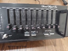 ADC SOUND SHAPER TEN SS-10 STEREO FREQUENCY GRAPHIC EQUALIZER Untested. L1
