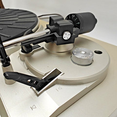 Vintage AKAI Belt Drive Turntable AP-B20 w/Auto Return
