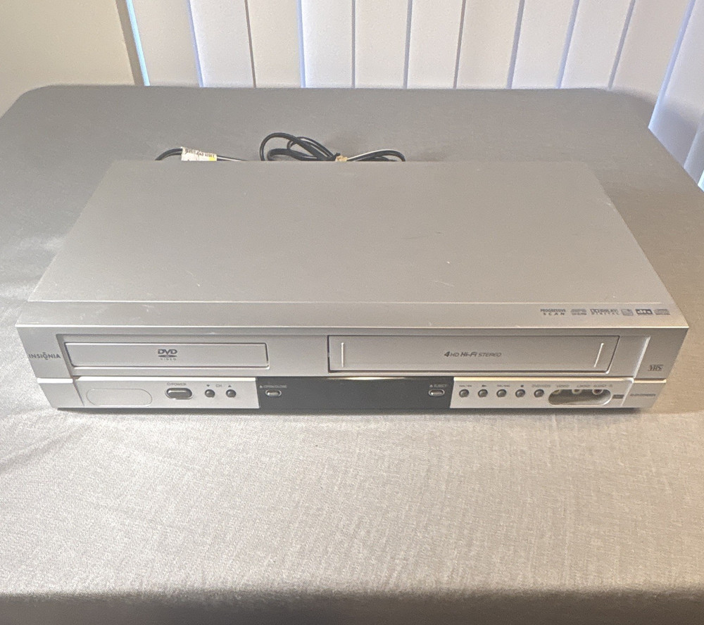 Insignia IS-DVD040924 DVD/VHS VCR Combo Player, 4-Head Hi-Fi Stereo