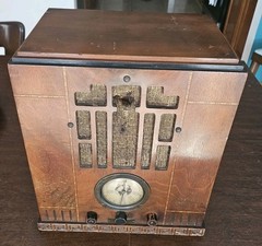 RARE Antique Silver Marshall All World 5 Walnut Tombstone Art Deco Radio