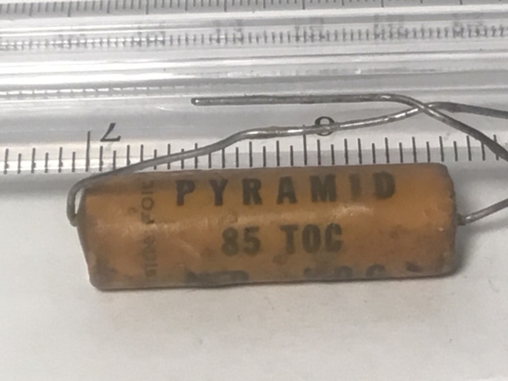 Pyramid outside foil wax capacitor 85TOC .033 mfd 600 vdc 210v063A33