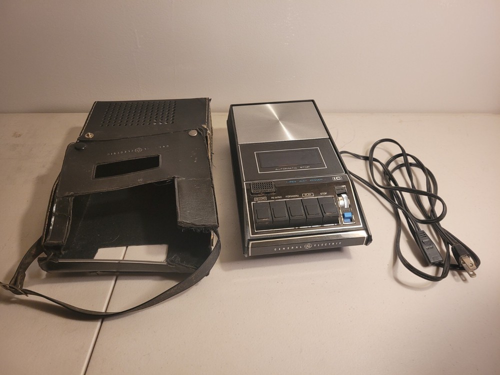 Vintage GE Portable Cassette Tape Recorder Model 3-5120 Read please