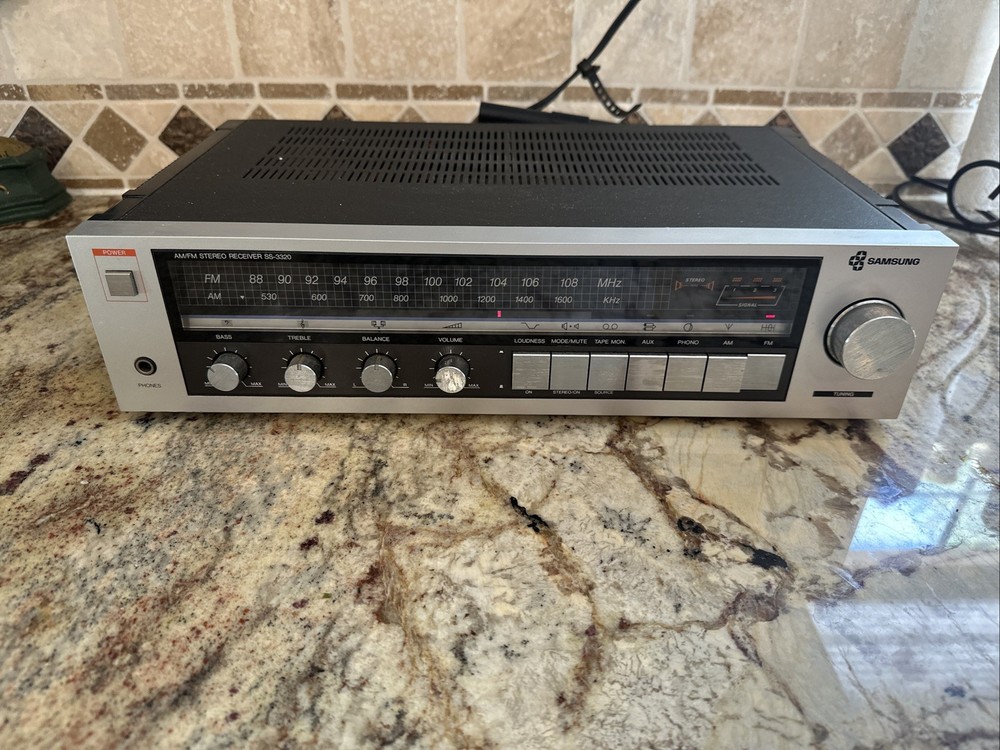 Samsung SS-3320 AM/FM Stereo Receiver *Audiophile* (WORKS)