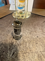 12AX7 / ECC81 / BRAND IS UNKNOWN / TESTED VERY STRONG /