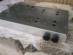 VINTAGE UNIT WITH SPRAGUE CAPACITORS AND OTHER–SEE PICTURES–AS IS-FOR PARTS