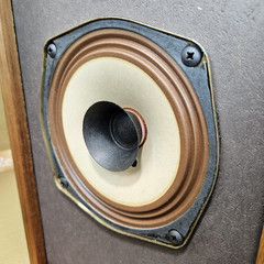 Realistic for Radio Shack Speakers Minimus-4 Woodgrain Set Of 2