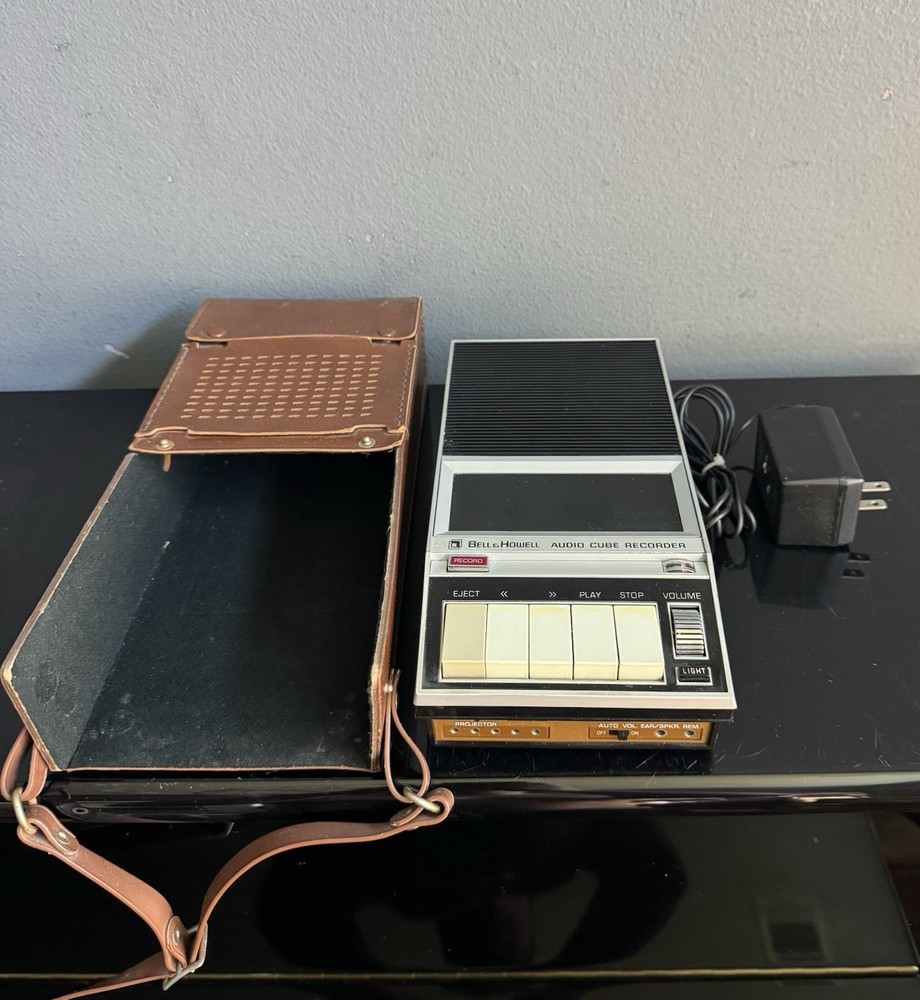 VTG Bell & Howell Audio Cube Cassette Recorder 450A + Case & Pwr Cord – Works