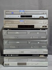 Lot of 6 – VCR VHS DVD Combo Players Magnavox, Phillips Samsung for Parts/Repair
