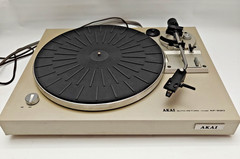 Vintage AKAI Belt Drive Turntable AP-B20 w/Auto Return