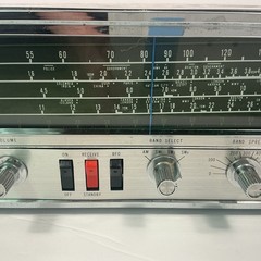 Midland International 11-500 Vintage 5-Band AM/FM/SW Radio Turns On And Working