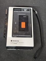Vintage Sanyo M1000 Cassette Tape Recorder Voice Recorder Tested Works Auto Stop