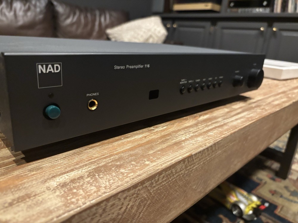 NAD 116 Stereo Preamplifier – Very Clean – MM/MC Phono Stage & Balanced XLR