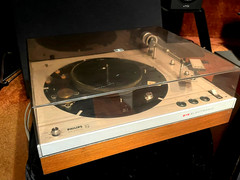 Philips GA- 212 Turntable. New Ortofon Omega 1eOne Owner. Very Good