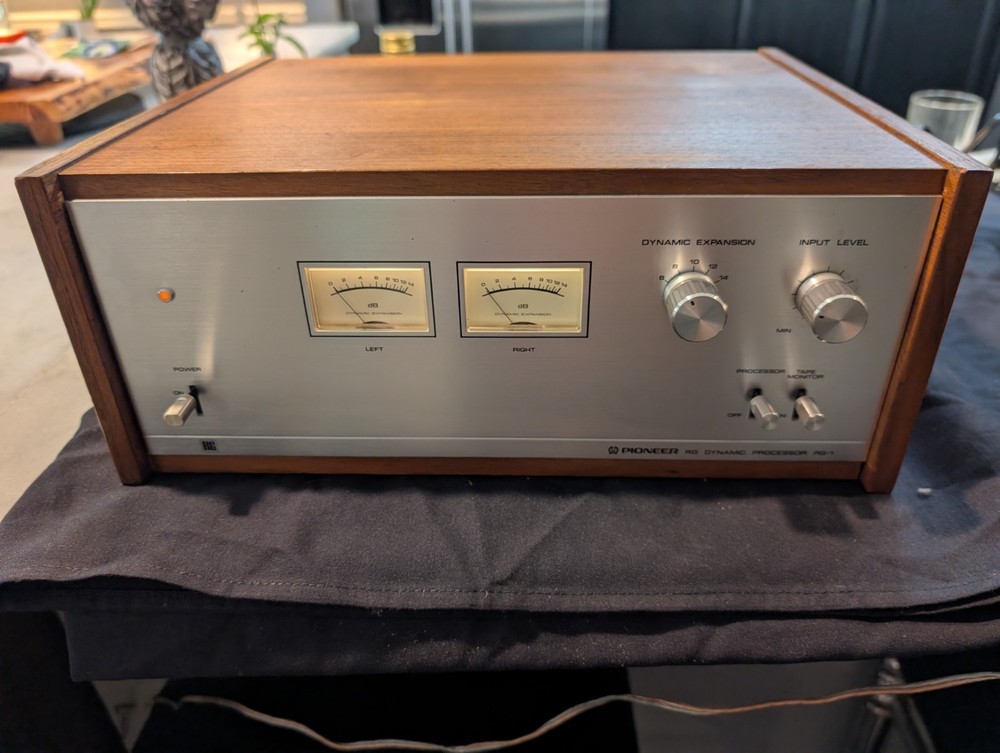 Pioneer RG-1 Dynamic Processor in Wood Case. Stunning Condition